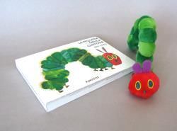 PEQUEÑA ORUGA GLOTONA MINI CON PELUCHE